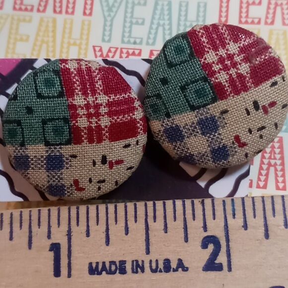 Patterned post earrings - Picture 2 of 3